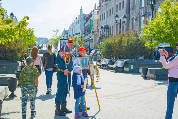 Desfile no ano feriado quadrado 9 de maio de 2017. Rússia, Vladivostok . — Fotografia de Stock