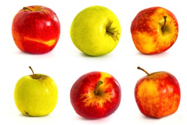 Beyaz bir arka planda, olgun elma izole, 