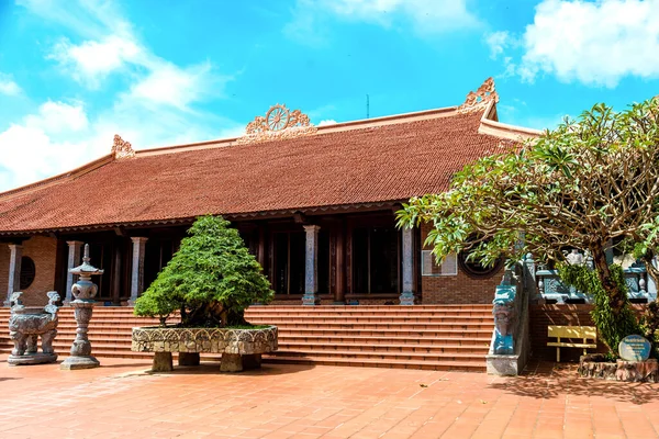 Nagy gyönyörű templom Vietnamban, Phu Quoc sziget. — Stock Fotó