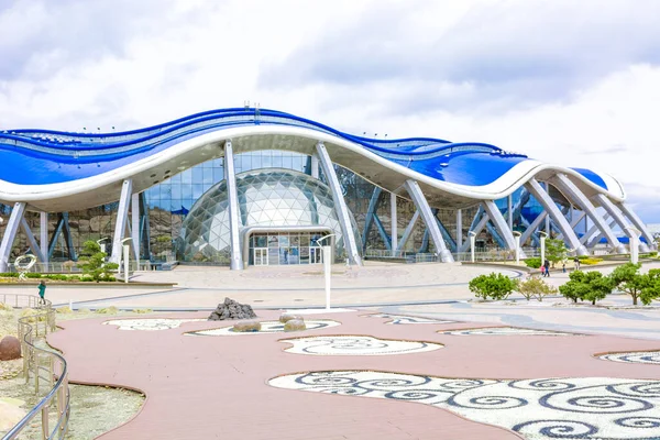 Acuario en la isla rusa, el acuario más grande . — Foto de Stock