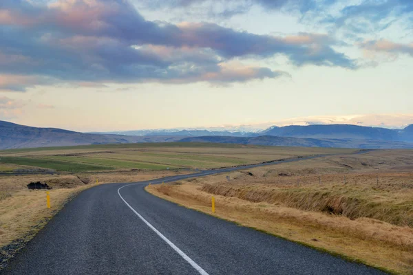 Islandia y viaje por carretera — Foto de Stock