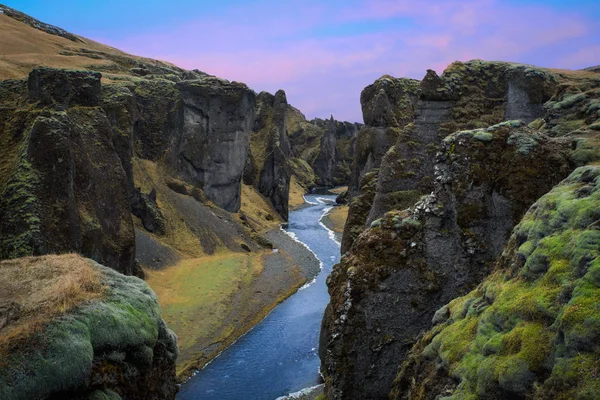 Fjarrgljfur e nuvens — Fotografia de Stock