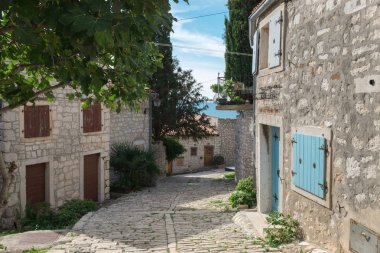 Kanadı ve gün batımı