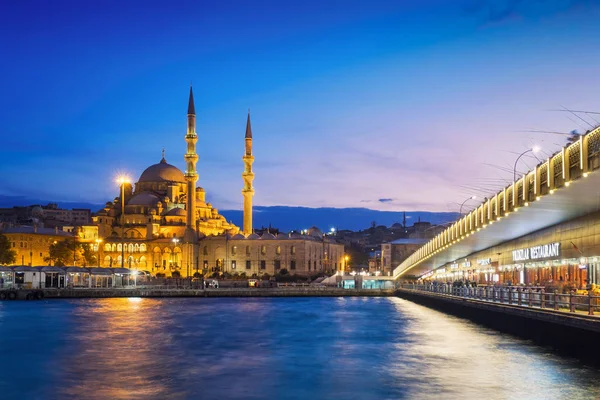 Galata Köprüsü ve günbatımı — Stok fotoğraf