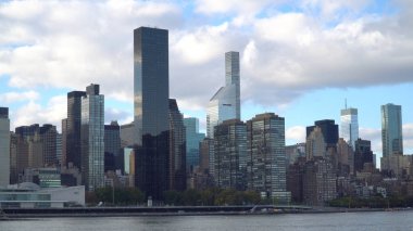 Akşam New York City Manhattan silüeti 
