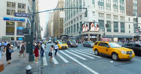 Vue aérienne de l'intersection animée de Manhattan — Photo