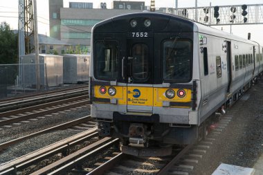  Long Island demiryolu tren seyahat insanlar Manhattan için acele saat gün boyunca gidip yolcu ile yolda