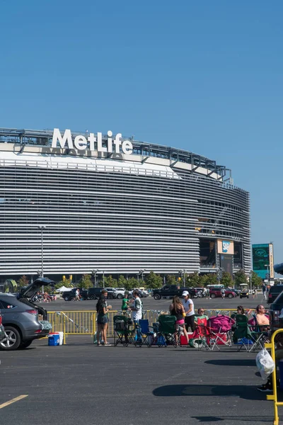 Панораму зовнішніх день фото під час стоянки задні двері перед Нью-Йорк Джетс футбол гра спортивної події — стокове фото