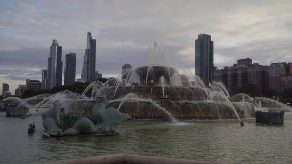 Famosa Fuente Buckingham Parque Chicago Fuera Del Centro Ciudad Con — Foto de Stock
