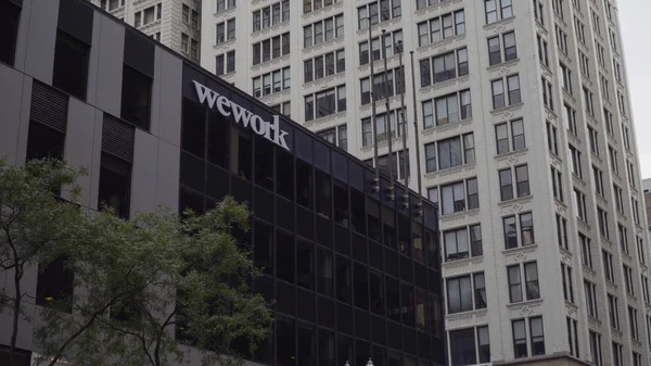 Chicago Usa Circa 2019 Wework Αμερικανική Εταιρεία Ακινήτων Παρέχουν Κοινόχρηστο — Φωτογραφία Αρχείου