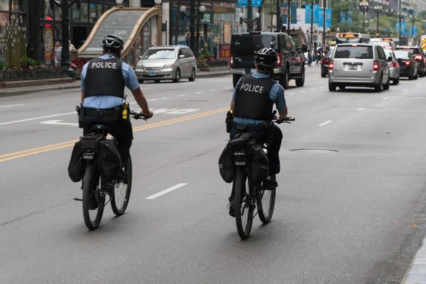 Chicago Usa Circa 2019 Chicago Polis Cykel Patrull Ridning Downtown — Stockfoto