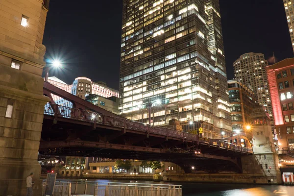 Piękny Czas Nocy Ustanowienie Strzał Widok Centrum Chicago Most Nad — Zdjęcie stockowe