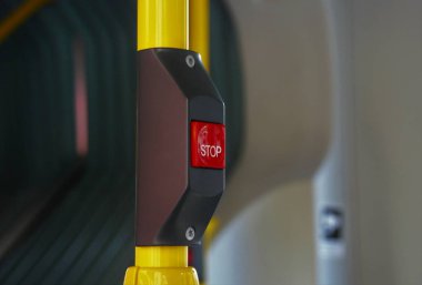 kırmızı düğme dur işareti ile