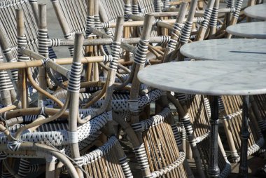 Hasır sandalyelerin dokusu, yakın plan gri.