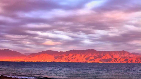 Eilat dağlardan Jordan görünümünü
