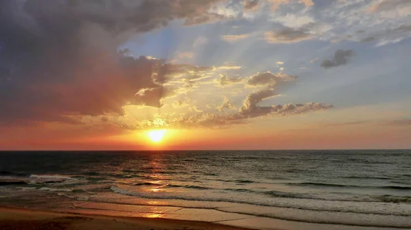 Deniz Manzaralı, Tel Aviv gün batımında.