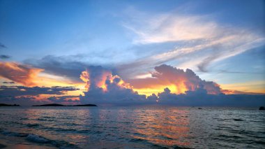 Koh Samui 'de güzel bir gün batımı