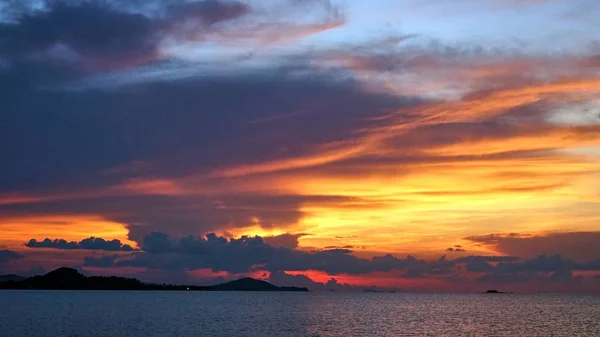 Koh Samui 'de güzel bir gün batımı