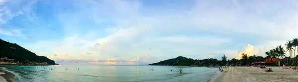 Vue panoramique sur la mer par une journée chaude — Photo