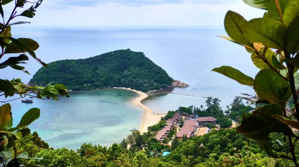 Koh Phangan yakınındaki küçük ada