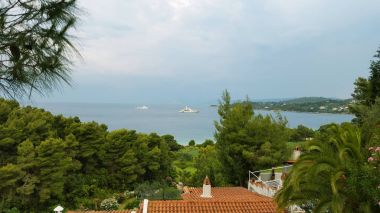 Deniz Manzaralı bir güzel Adası, Skiathos, Yunanistan yaz günü Tarih