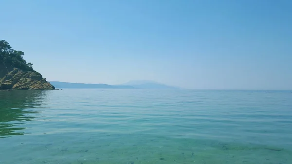 Aselinos Micros piękny plaża na wyspie Skiathos, w Grecji, lato — Zdjęcie stockowe