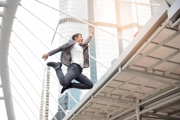 Hombre Negocios Feliz Salto Concepto Negocio Concepto Estilo Vida — Foto de Stock