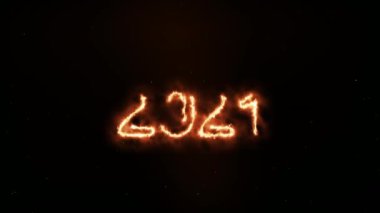 Yeni yıl 2021 yazıları ateş efekti ve yanan küller izole edilmiş siyah arka planda. Tebrik sunumu ve kutlama mesajı kavramı. Sayı ve alfabe sözcük teması.