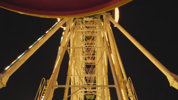 Roue Haute Ferris Dans Parc Attractions Tempory Arrêtant Filature Pour — Video