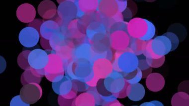 İzole edilmiş siyah arkaplanda soyut çember parçacık hareketi. Bir sürü pembe mor ve mavi yuvarlak şekil. Renkli noktalar grubu. 4K video kaydı. Hareket grafik tasarımı
