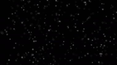 Gökten kar yağıyor. Kar, hareket grafikleri bileşik elementleri için siyah arkaplanda izole edildi. Hava ve fırtınada rastgele kar büyüklüğünde türbülans. İzole kar taneleri. 4K görüntü videosu