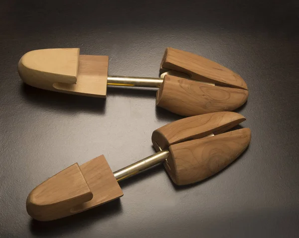 Ahşap ayakkabı blokları