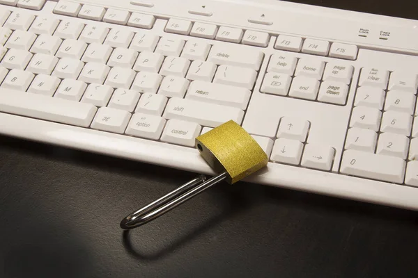 Ochrona przed kradzieżą komputera — Zdjęcie stockowe