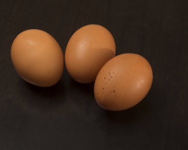 Organik kahverengi yumurta