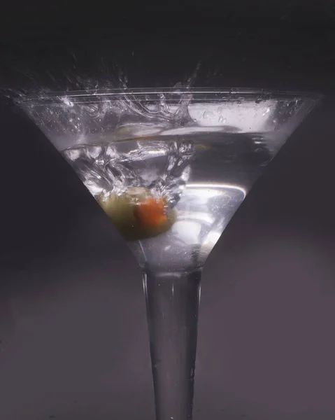 Vodka Martini Servi Avec Vert Vivant Pour Une Délicieuse Boisson — Photo