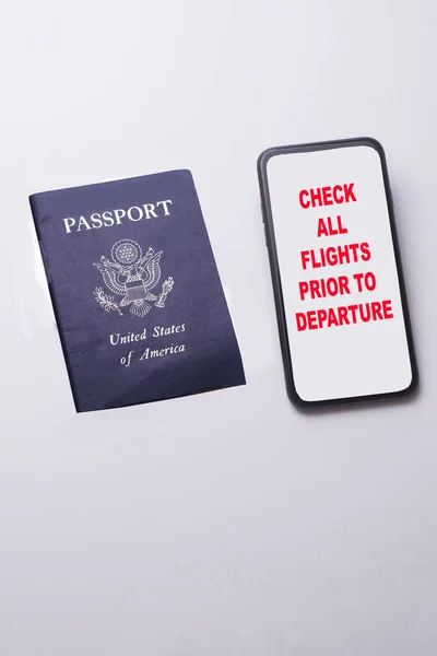 Teléfono Celular Con Advertencia Viaje Pasaporte Los Estados Unidos América —  Fotos de Stock