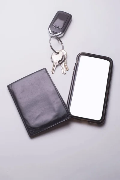 用于日常家庭工作和娱乐活动的钱包手机钥匙 — 图库照片