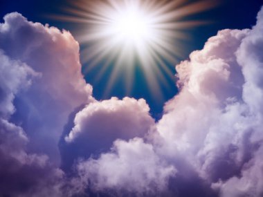 Gökyüzünde parlak güneş