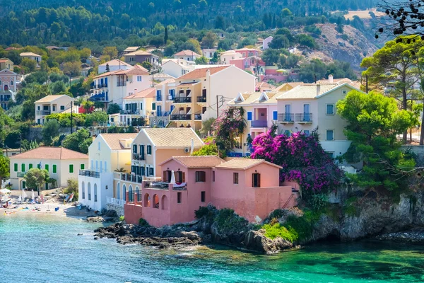 Vista panorámica de la hermosa aldea de pescadores Asos en Cefalonia — Foto de Stock