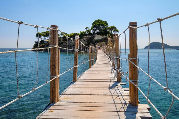 Kilátás a fa híd Agios Sostis sziget, Zakynthos — Stock Fotó