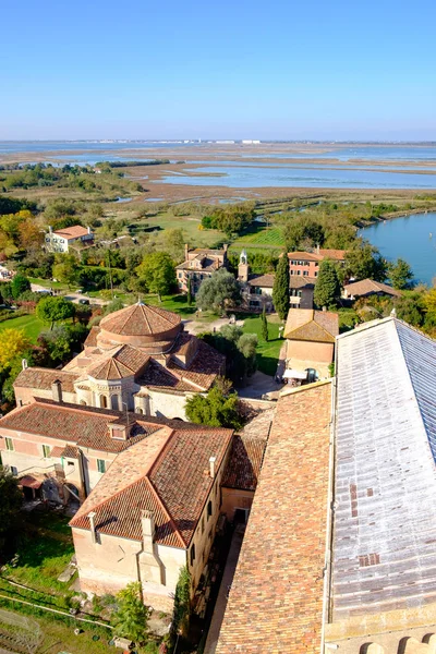 Αεροφωτογραφία του di Santa Maria Assunta καθεδρικό ναό στο νησί Τορτσέλλο — Φωτογραφία Αρχείου