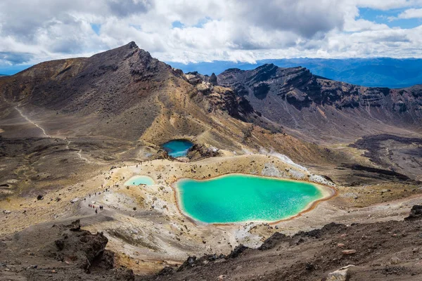 Vue paysage des lacs d'émeraude colorés et paysage volcanique, NZ — Photo