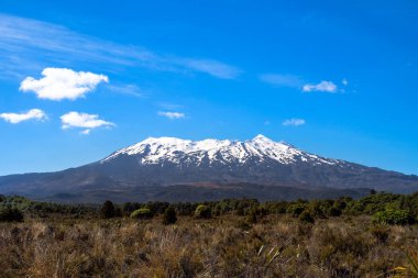 Mt Ruapehu, yatay görünümünde Tongariro Ulusal Parkı, Yeni Zelanda