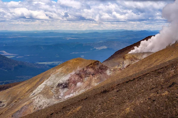 Vulkaniska landskapet Visa på Tongariro national park, Nya Zeeland — Stockfoto