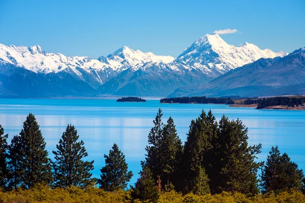 Malebný pohled na jezero Pukaki a Mt Cook, Nový Zéland — Stock fotografie