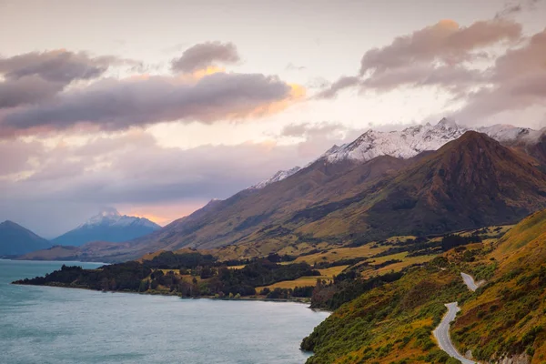 Мальовничим видом з Bennetts блеф точки зору, біля Glenorchy, Нова Зеландія — стокове фото