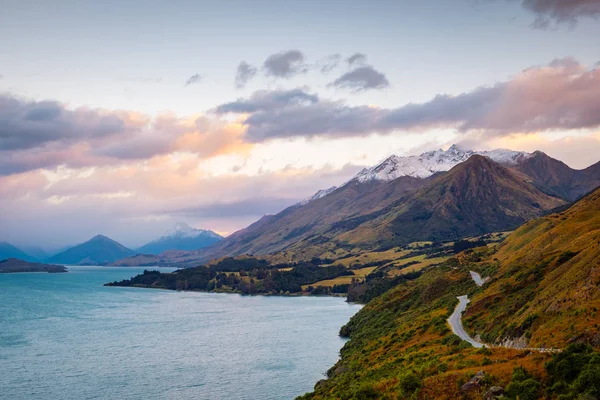 Vista panorámica desde el mirador del acantilado de Bennetts, cerca de Glenorchy, Nueva Zelanda —  Fotos de Stock