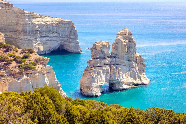 Belle vue panoramique sur le paysage marin de Kleftiko littoral rocheux sur l'île de Milos — Photo