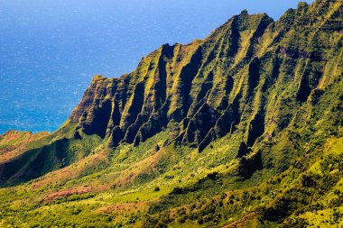 Kalalau vadi uçurumları Na Pali sahilinde, Kauai, Hawaii