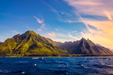Dramatic landscape of Na Pali coast, Kauai, Hawaii clipart